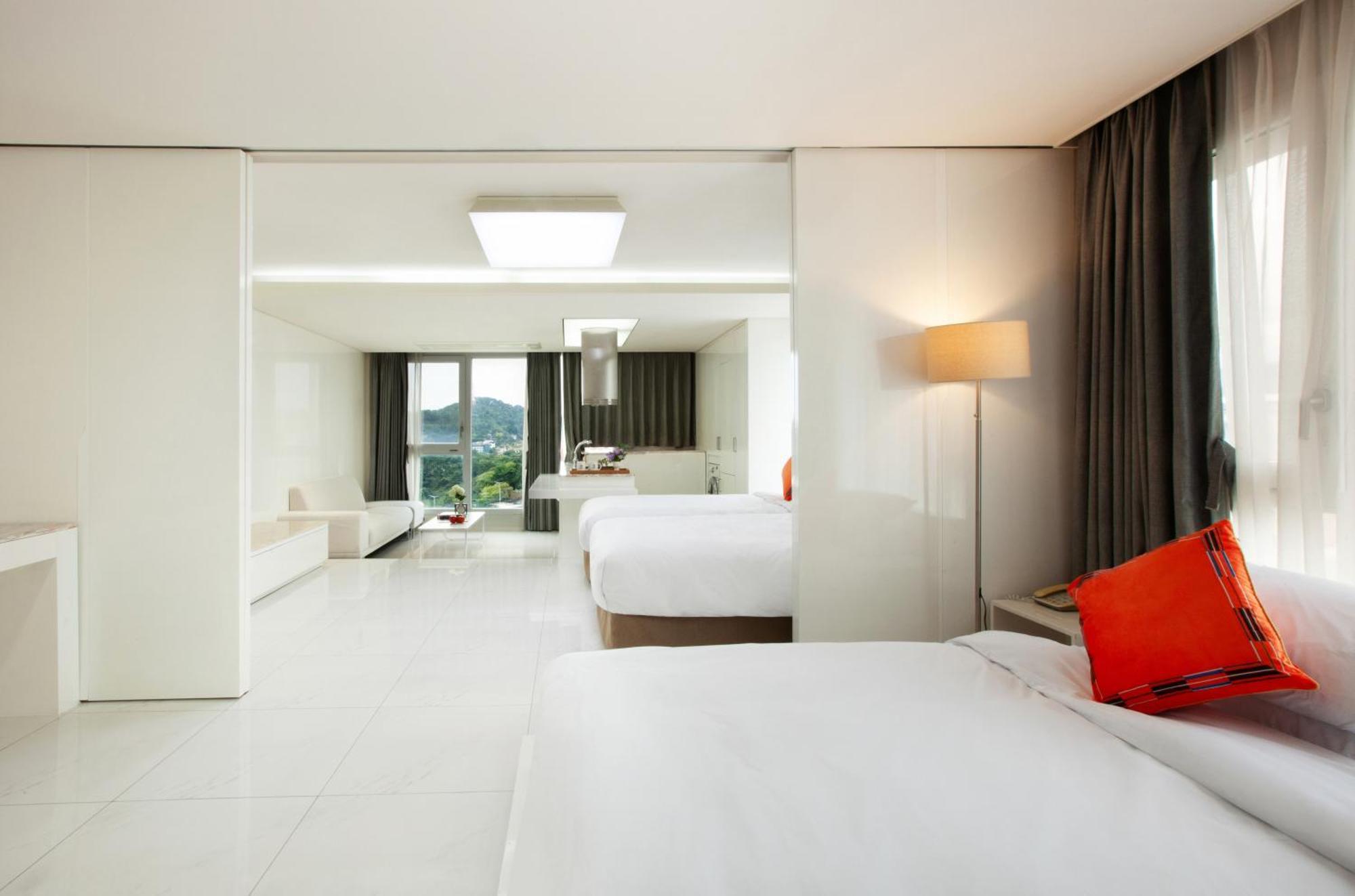 Shin Shin Hotel Jeju Ocean Seogwipo Extérieur photo